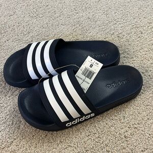 BRAND NEW ADIDAS SANDALS/SHOES SIZE 8 NAVY BLUE AND WHITE WITH TAG